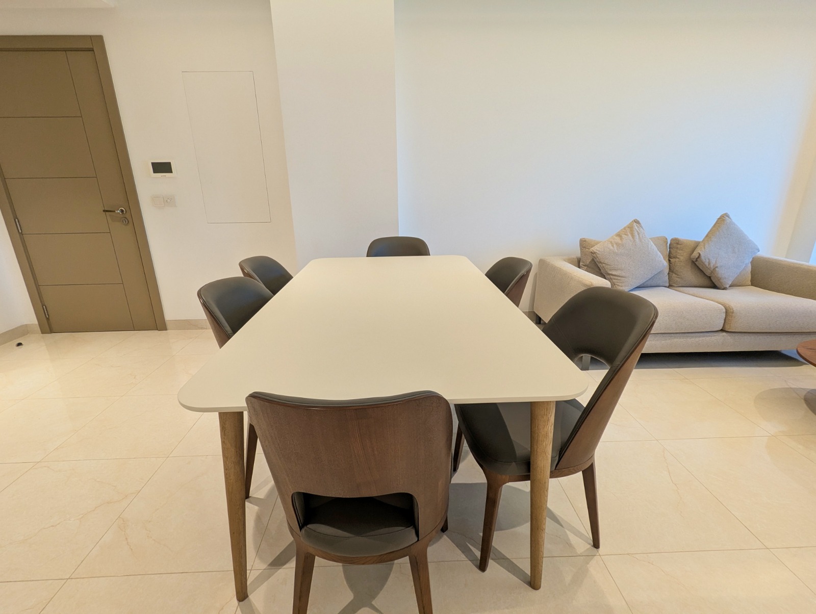 3 Bedrooms Apartment for Rent in Adliya